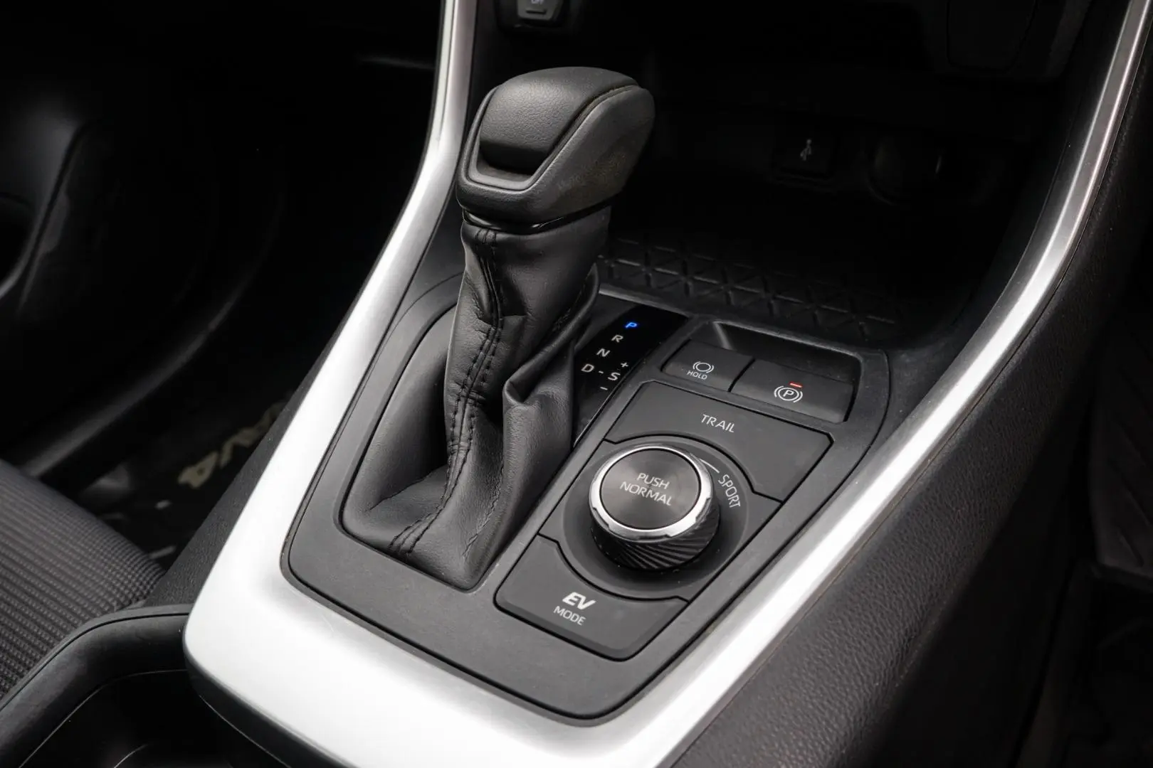 2020 Toyota RAV4 Gallery Image 14