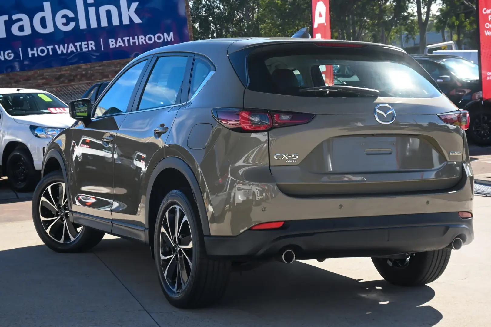 2024 Mazda CX-5 Gallery Image 2