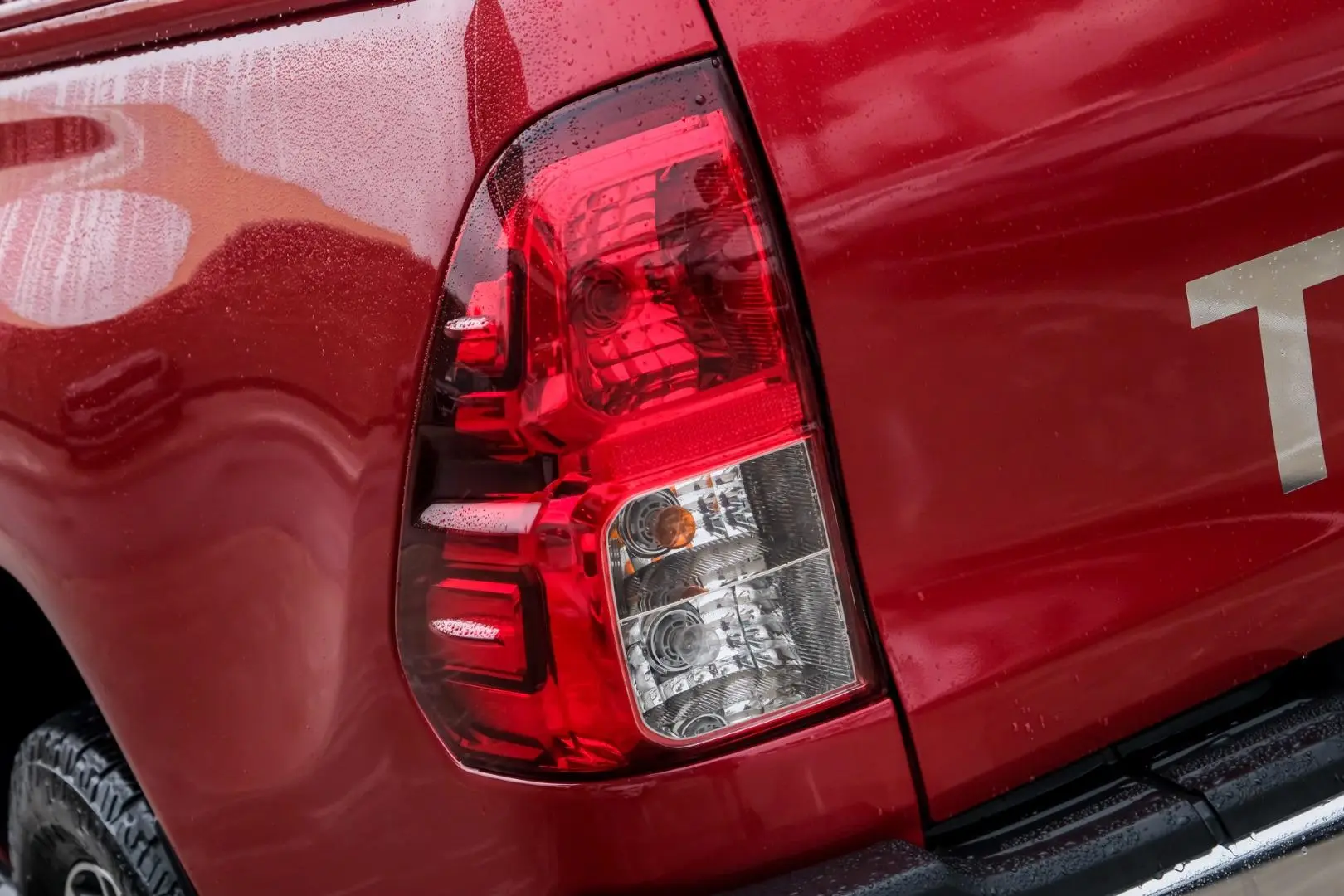 2018 Toyota Hilux Gallery Image 19