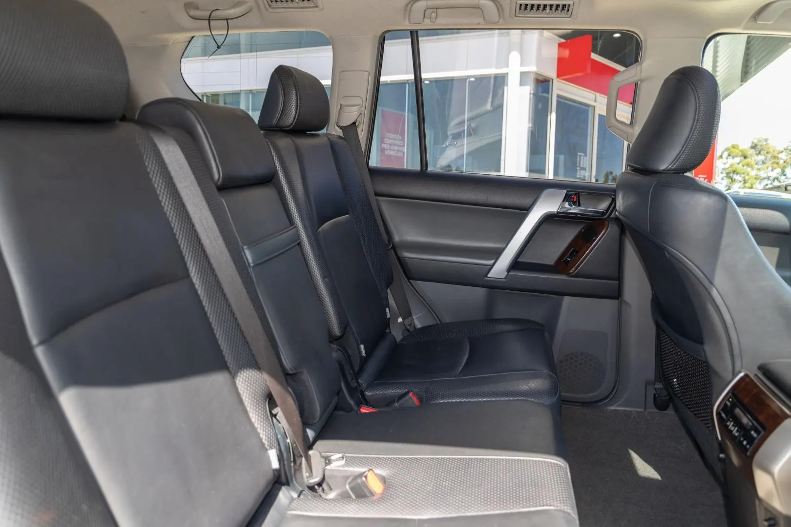 2010 Toyota Landcruiser Prado Gallery Image 9