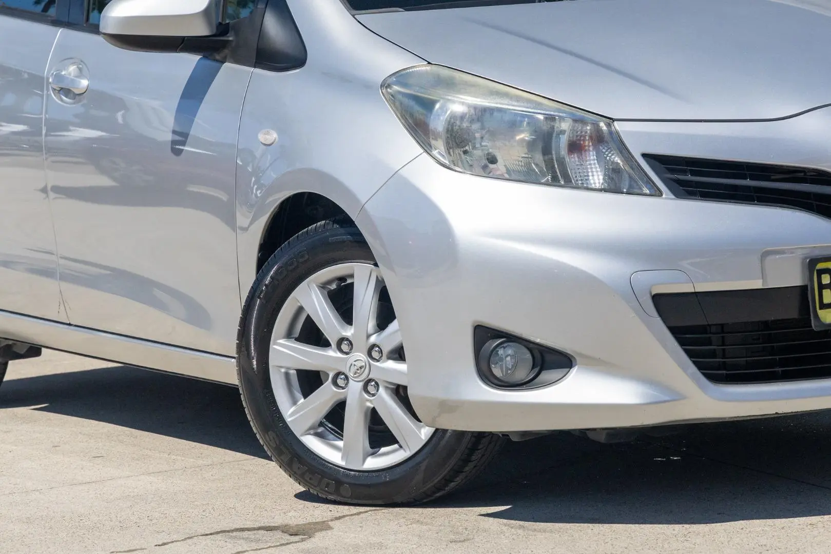 2012 Toyota Yaris Gallery Image 6