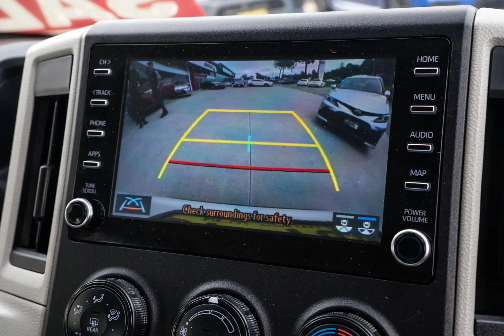 2022 Toyota Hiace Gallery Image 12