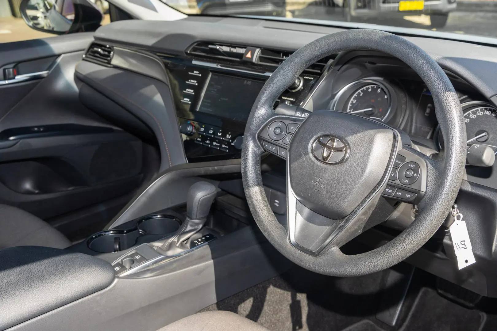 2019 Toyota Camry Gallery Image 7
