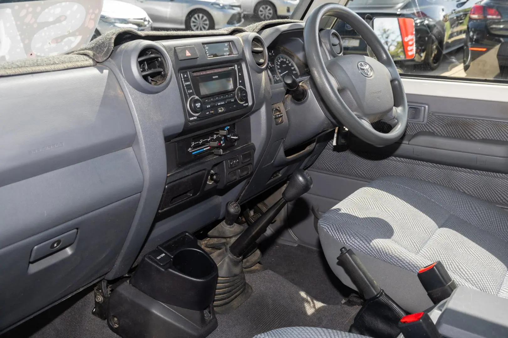 2016 Toyota Landcruiser Gallery Image 8