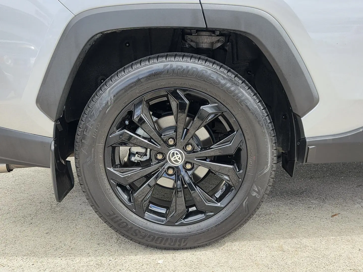 2023 Toyota RAV4 Gallery Image 8