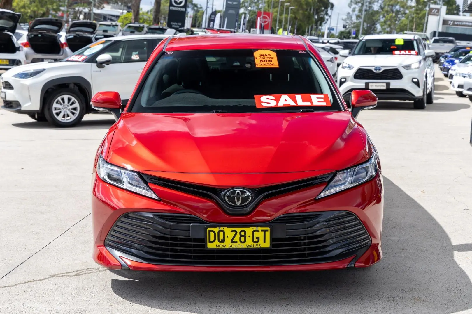 2019 Toyota Camry Gallery Image 4