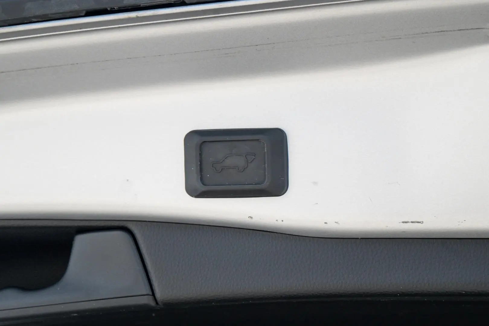 2023 Toyota RAV4 Gallery Image 18