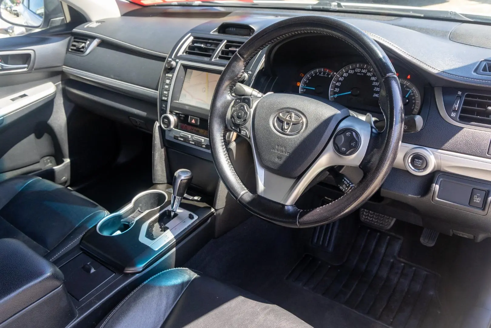 2014 Toyota Camry Gallery Image 7