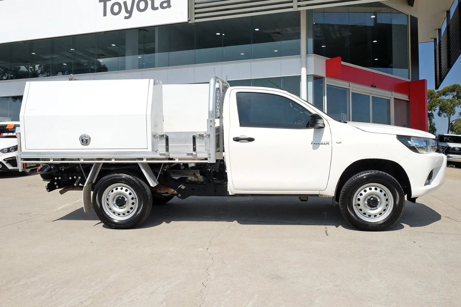 2021 Toyota Hilux Image 3