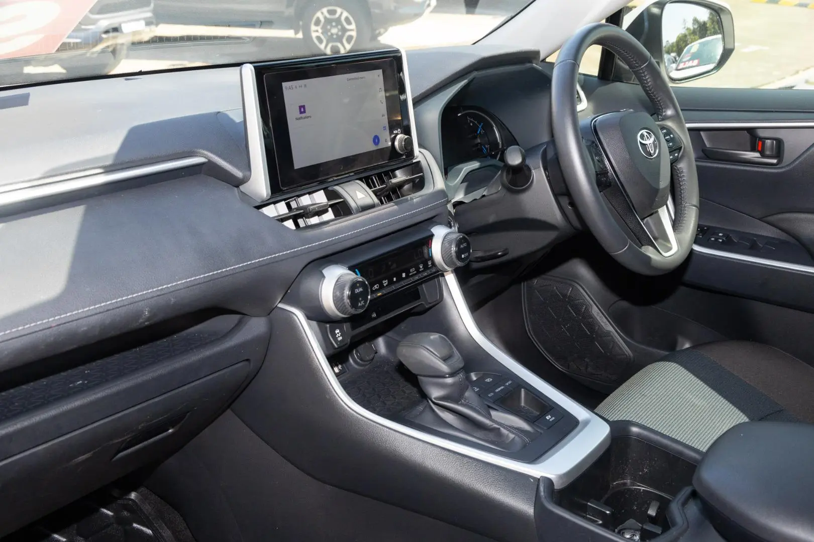 2024 Toyota RAV4 Gallery Image 8