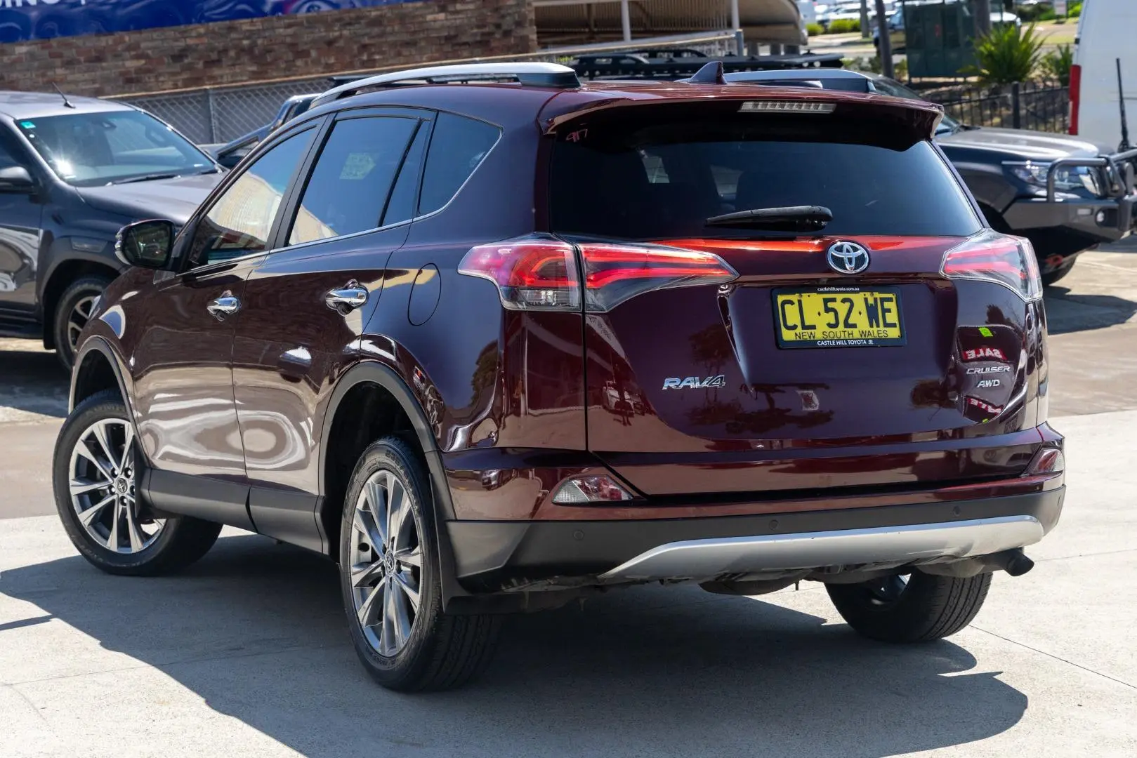 2016 Toyota RAV4 Gallery Image 2