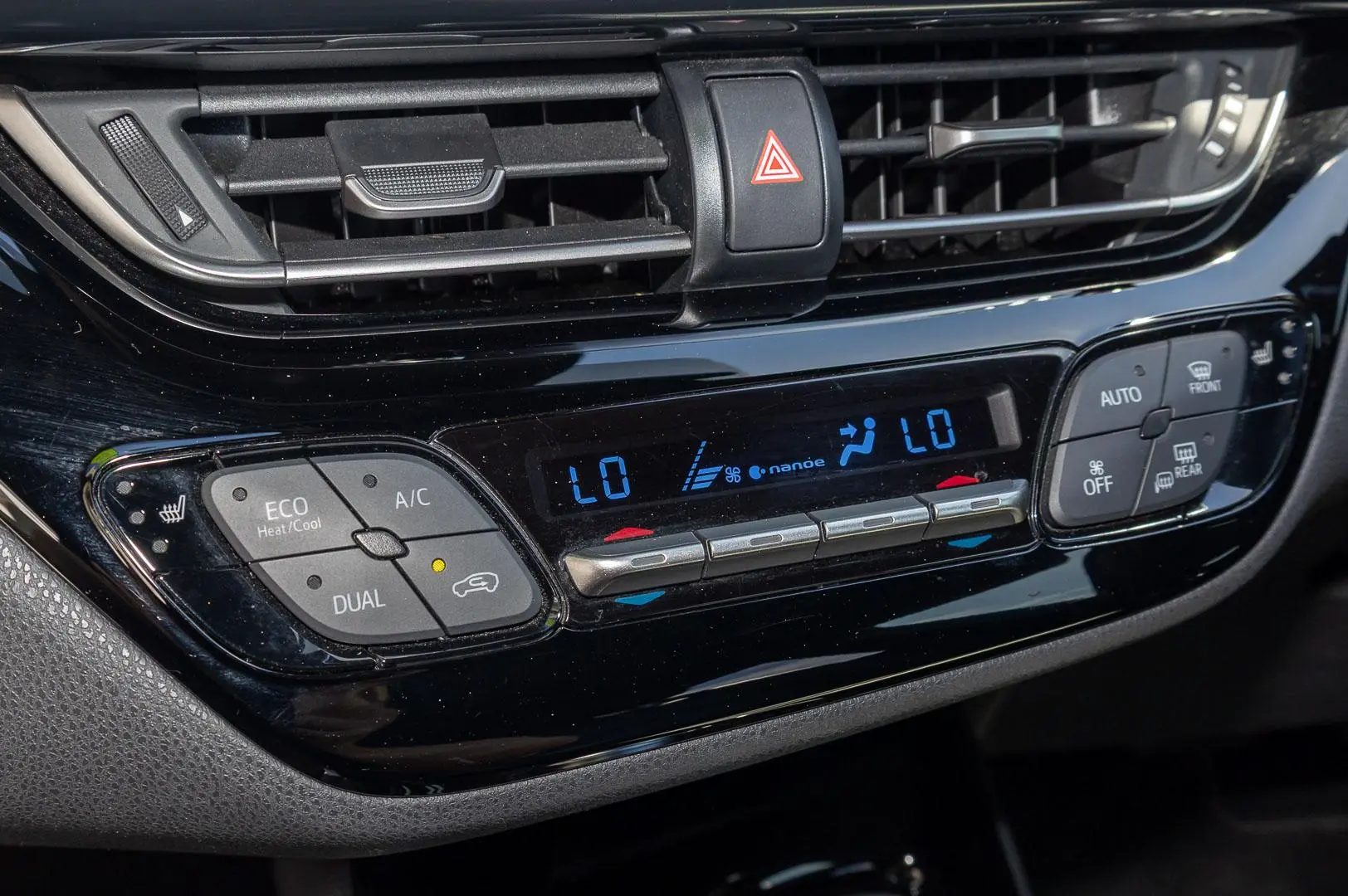 2023 Toyota C-HR Gallery Image 17