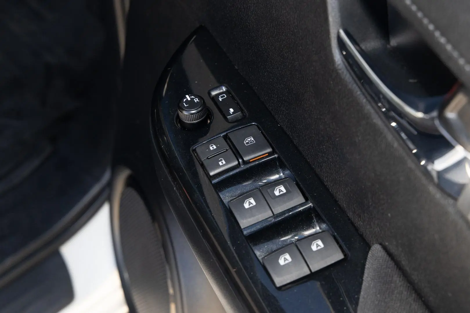 2019 Toyota Hilux Gallery Image 18