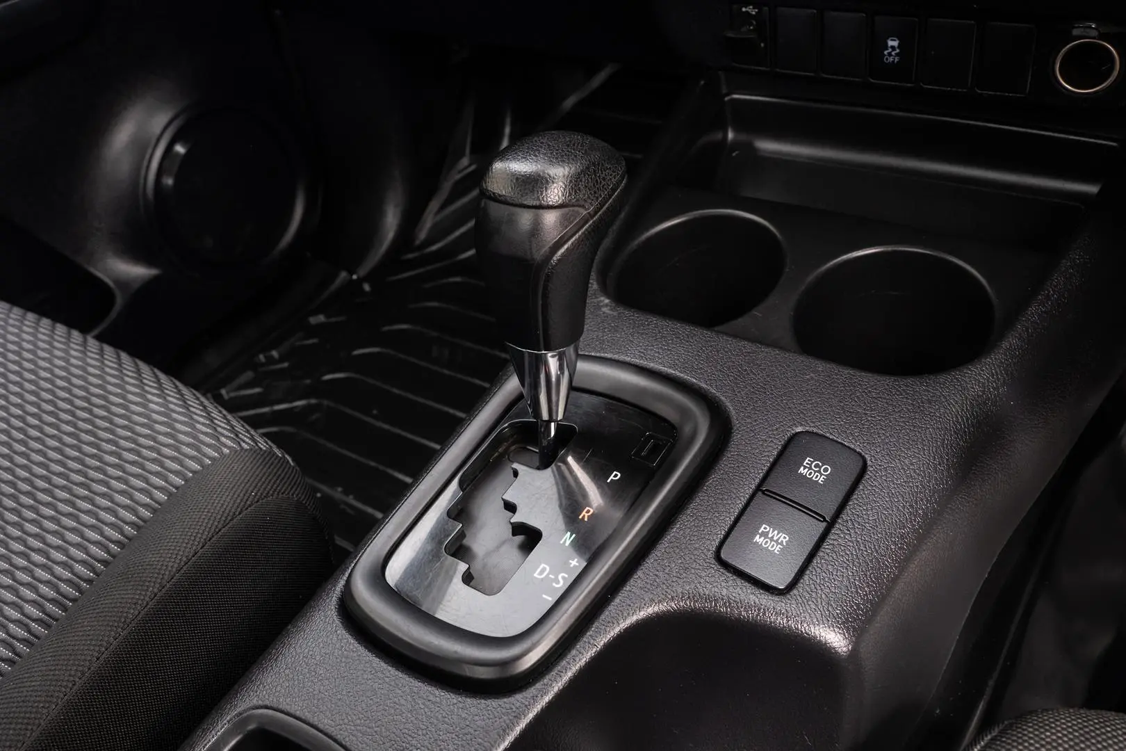 2018 Toyota Hilux Gallery Image 12