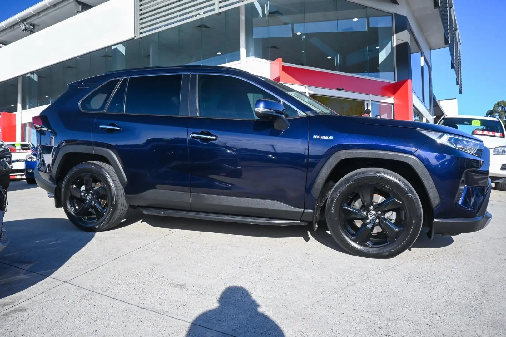 2019 Toyota RAV4 Gallery Image 3