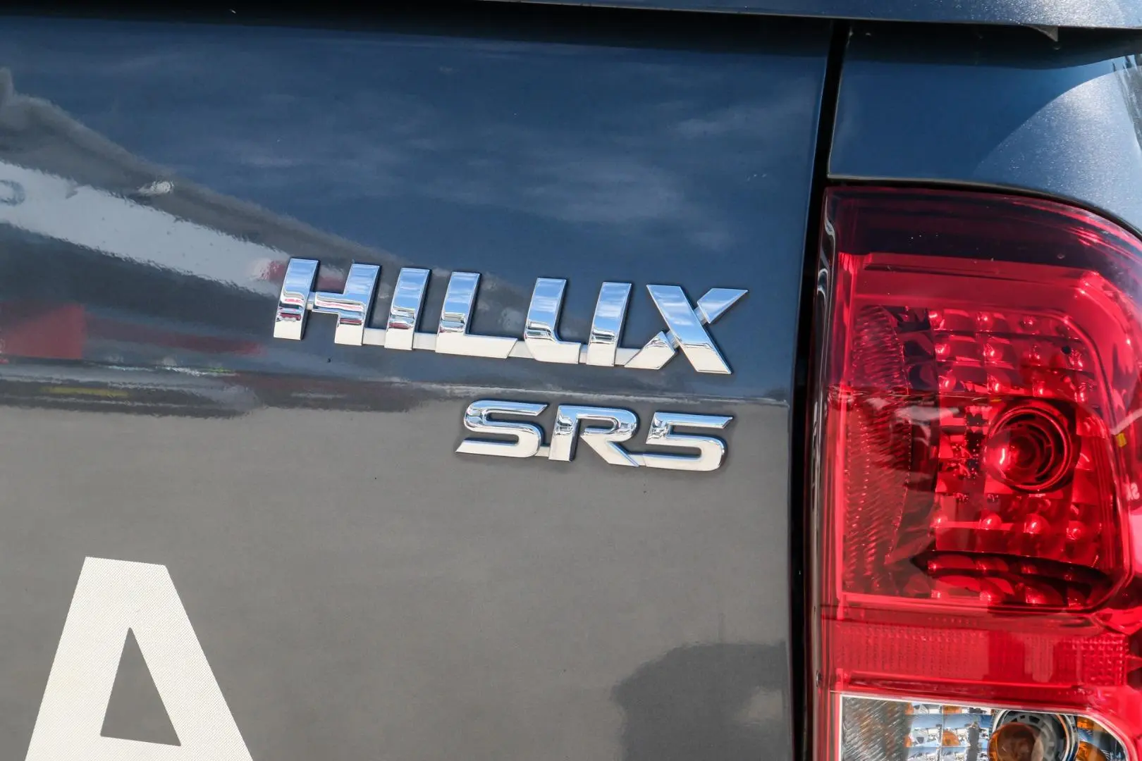 2016 Toyota Hilux Gallery Image 19