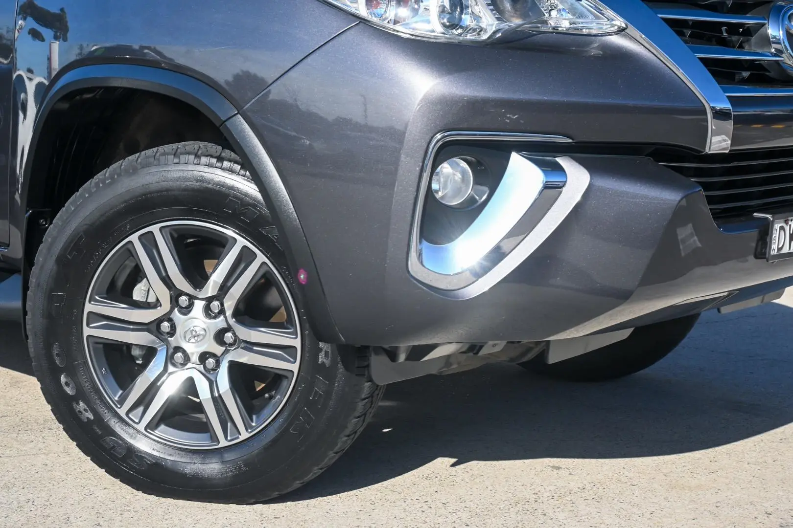 2018 Toyota Fortuner Gallery Image 6