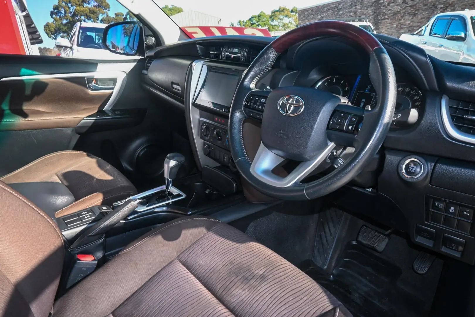 2018 Toyota Fortuner Gallery Image 7