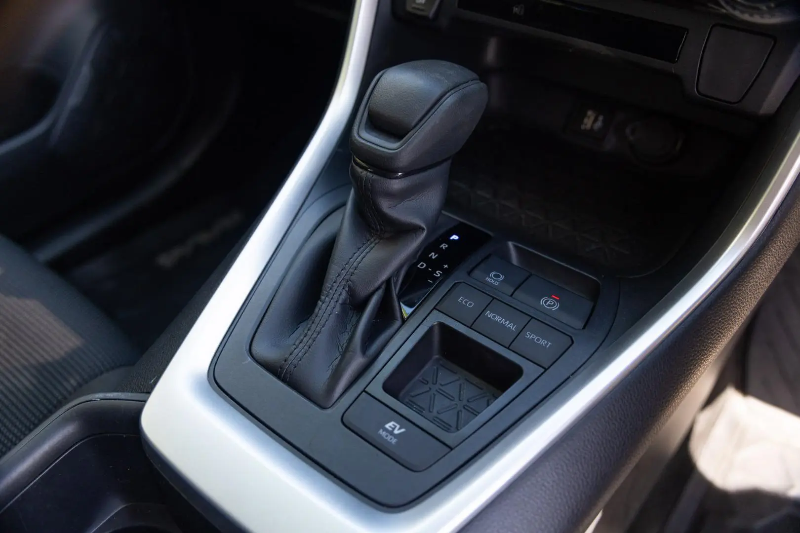 2024 Toyota RAV4 Gallery Image 10