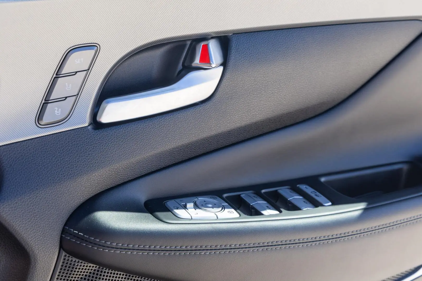 2022 Hyundai Santa Fe Gallery Image 16