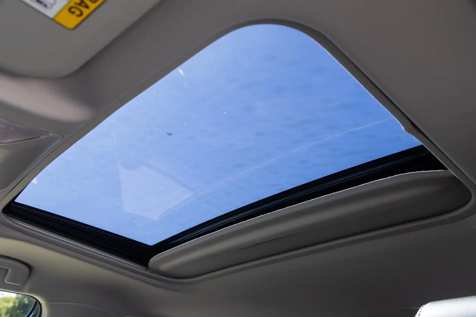 2025 Toyota RAV4 Gallery Image 17