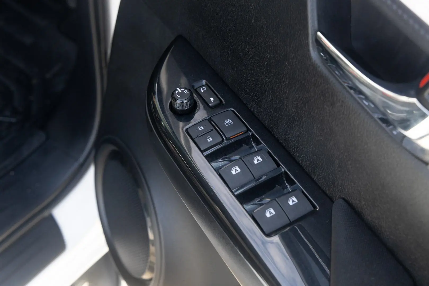 2022 Toyota Hilux Gallery Image 18