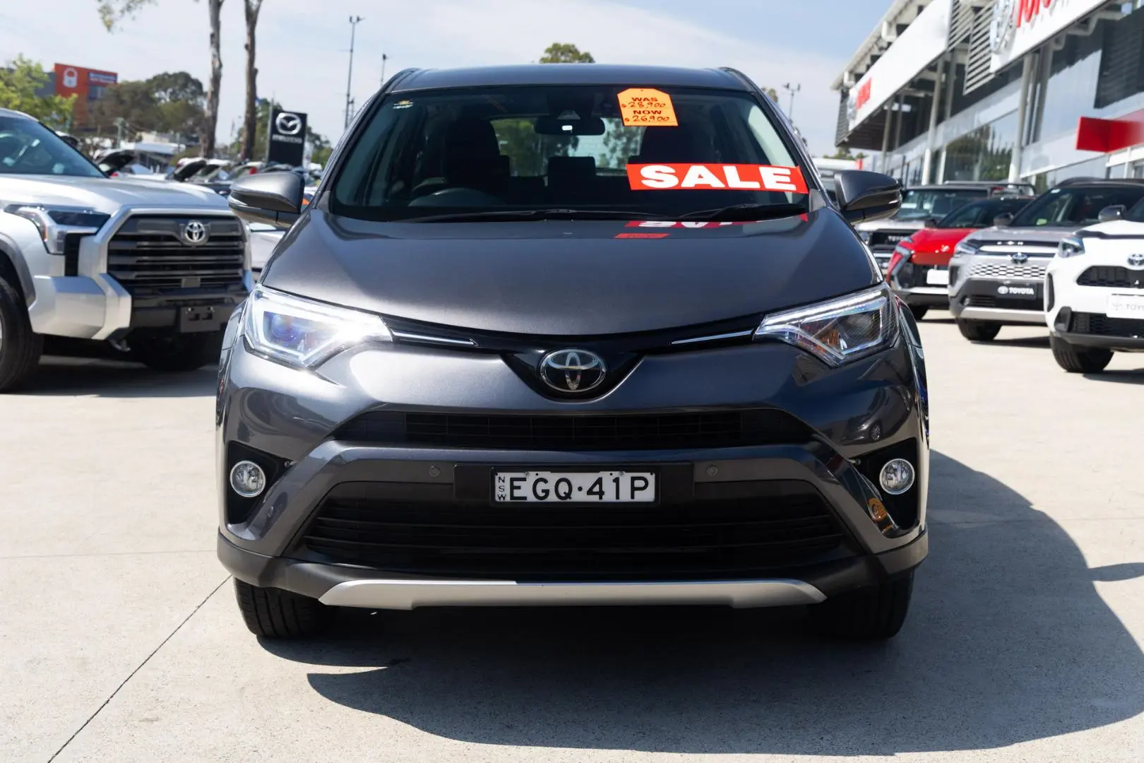 2018 Toyota RAV4 Gallery Image 4