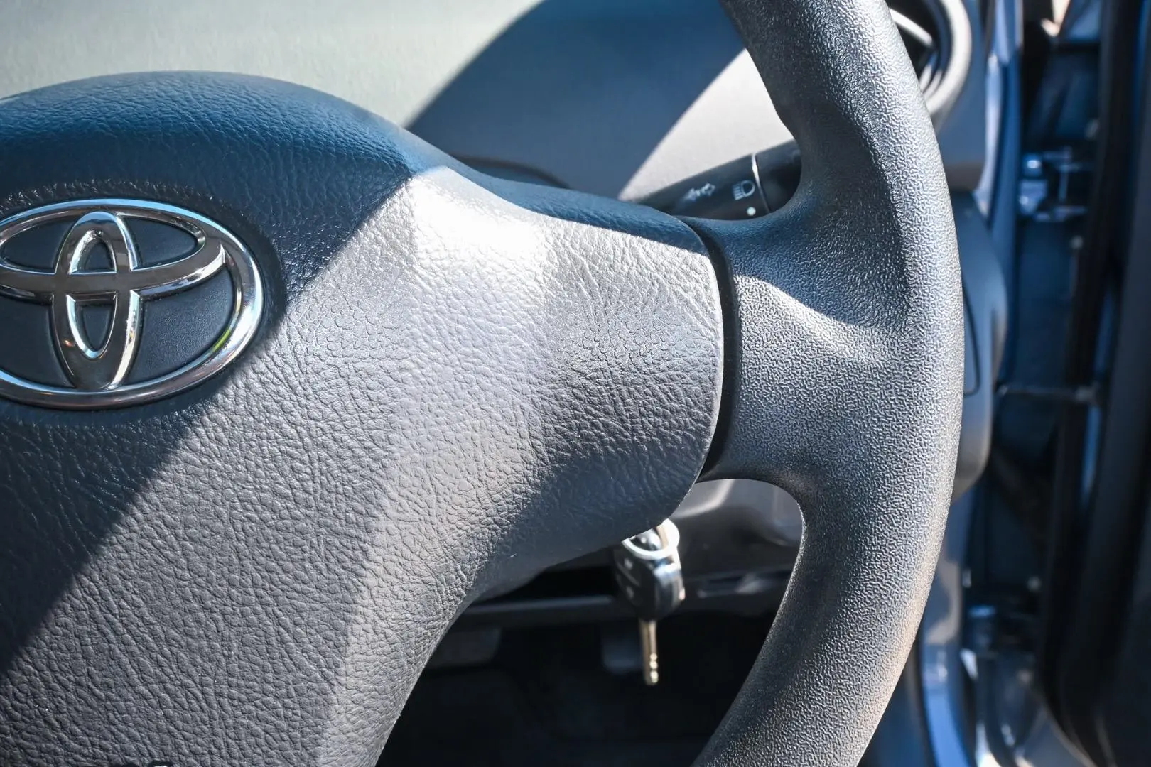 2010 Toyota Yaris Gallery Image 13