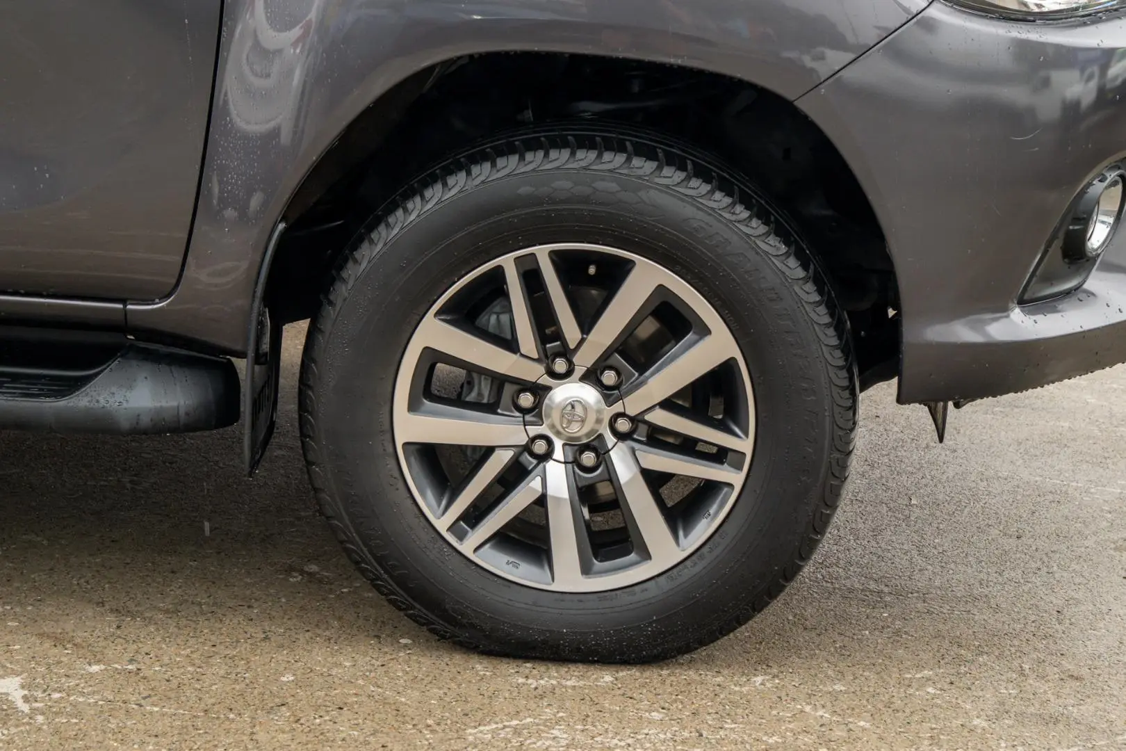 2017 Toyota Hilux Gallery Image 18