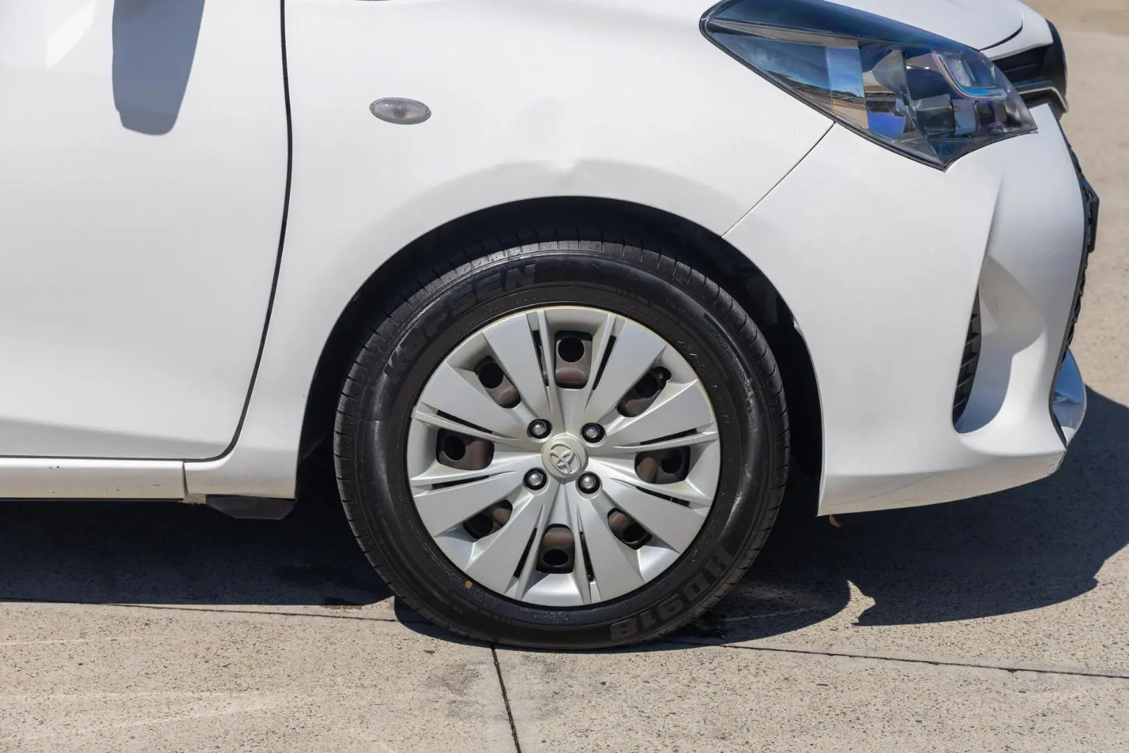 2015 Toyota Yaris Gallery Image 21