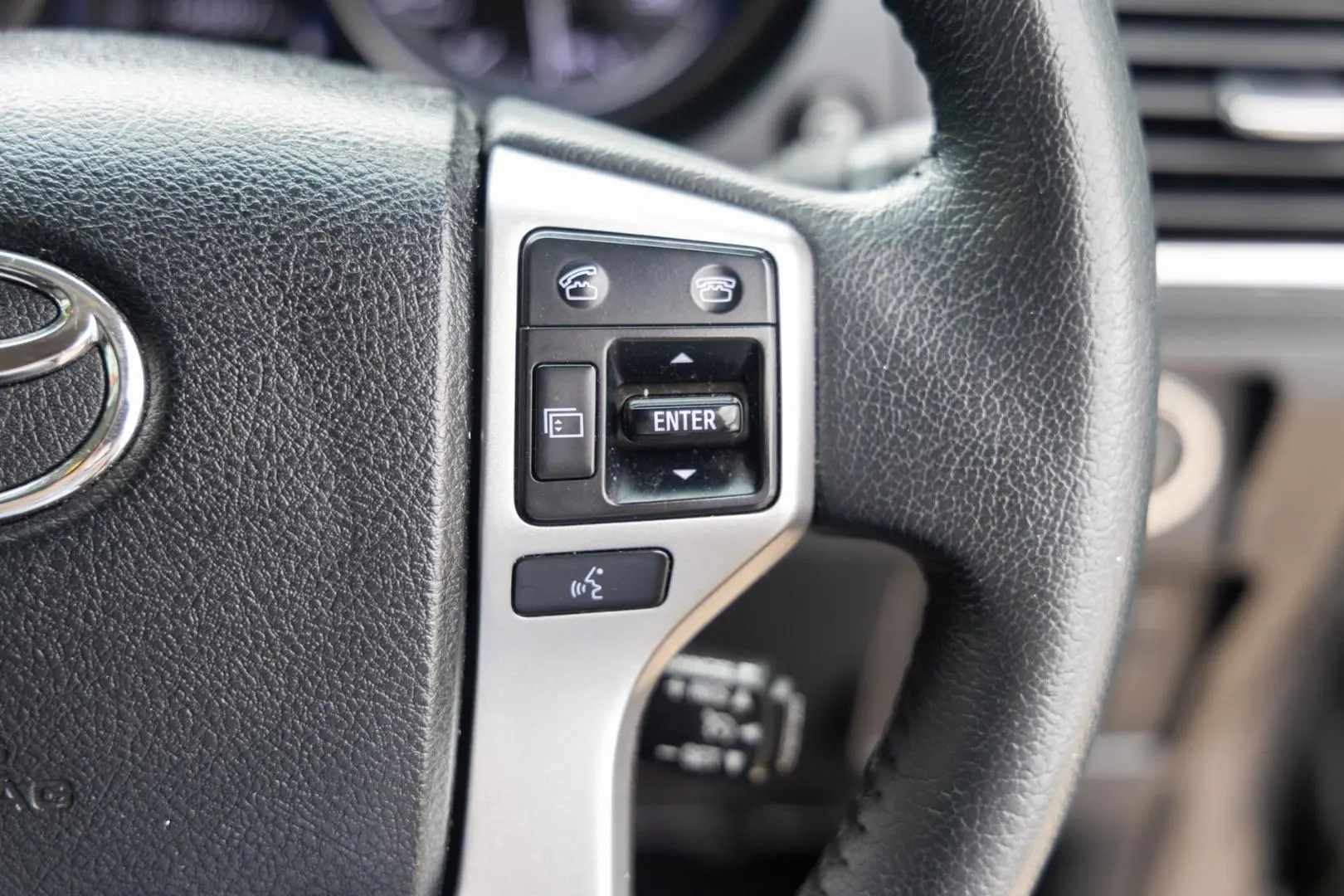 2017 Toyota Landcruiser Prado Gallery Image 15