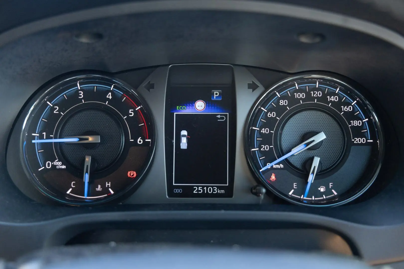 2025 Toyota Hilux Gallery Image 13