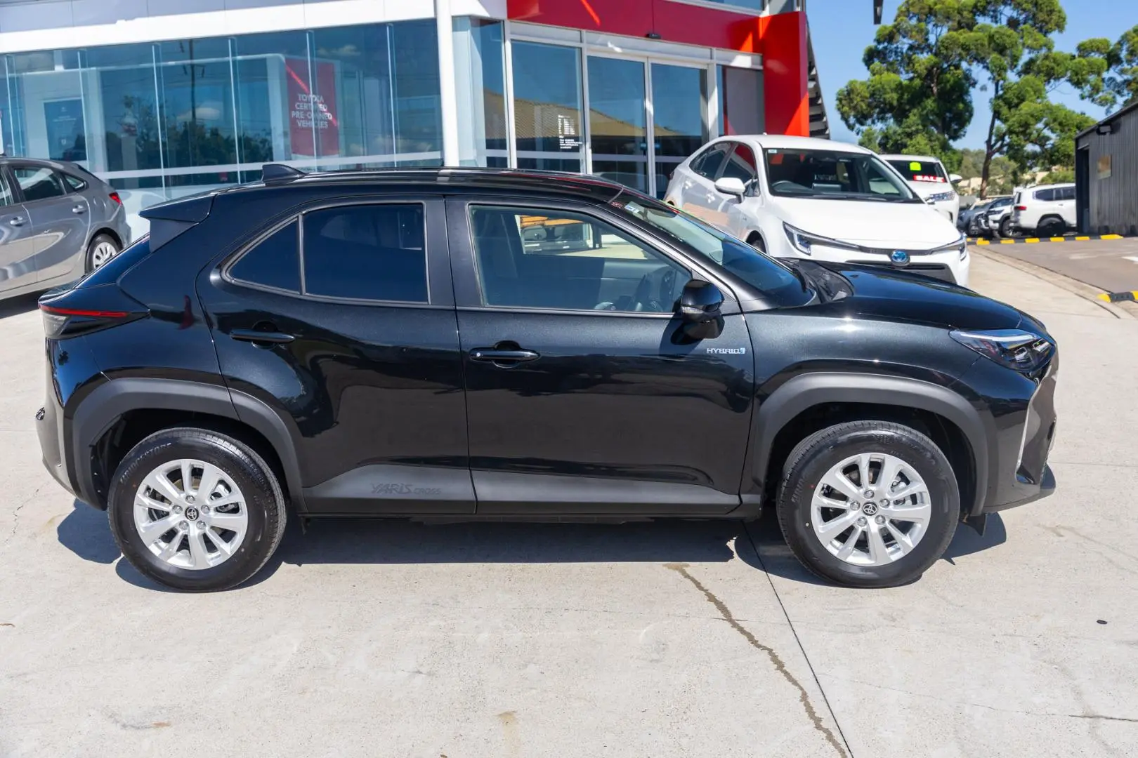 2024 Toyota Yaris Cross Gallery Image 3