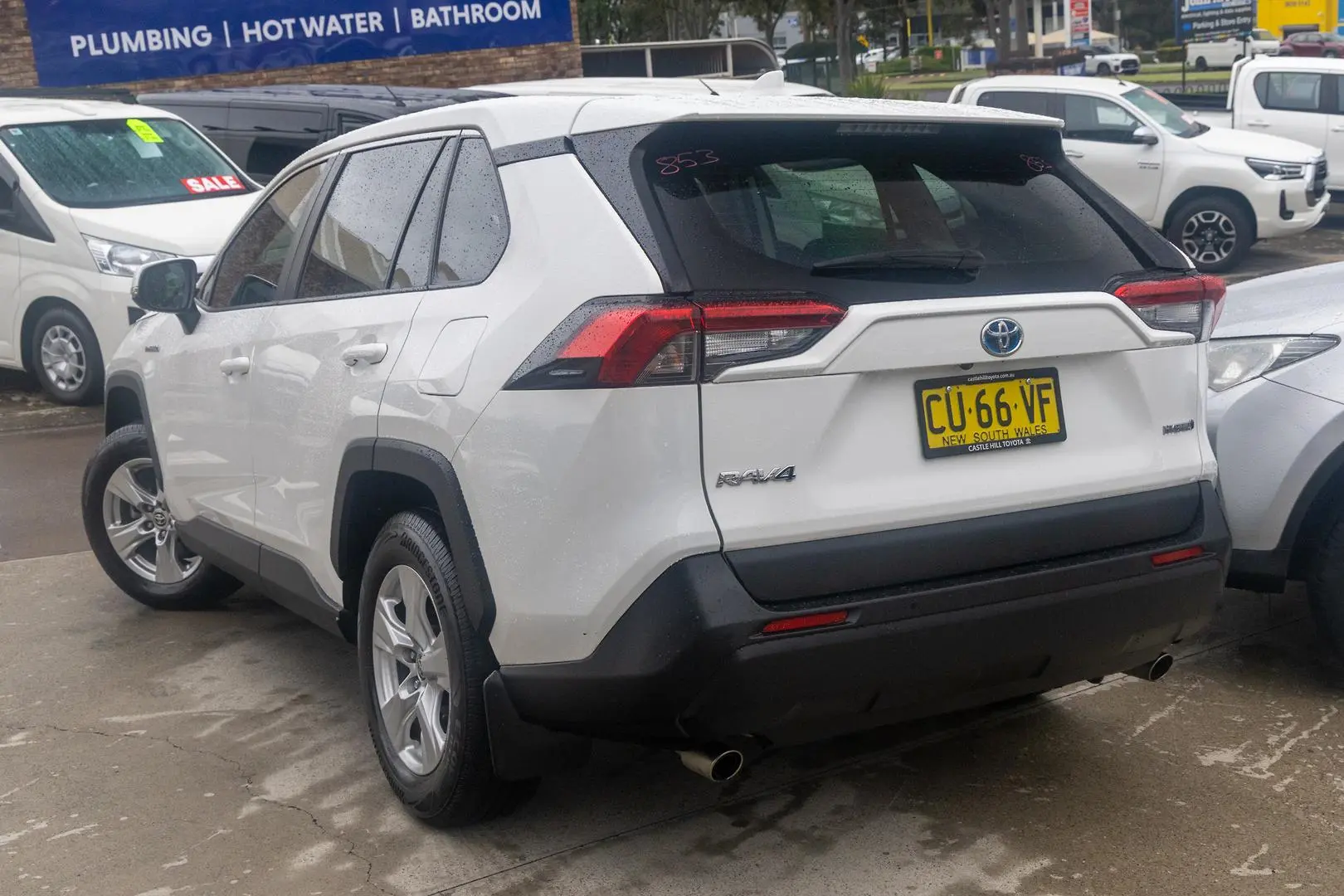 2019 Toyota RAV4 Gallery Image 2
