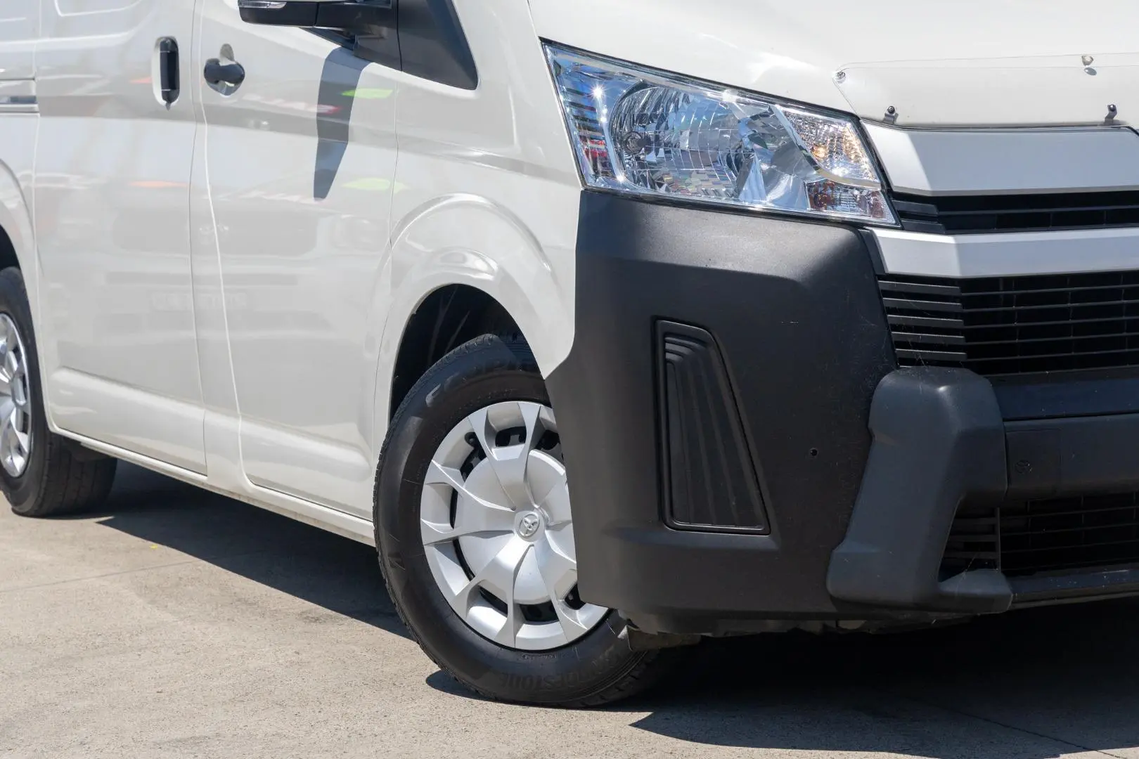 2023 Toyota Hiace Gallery Image 6
