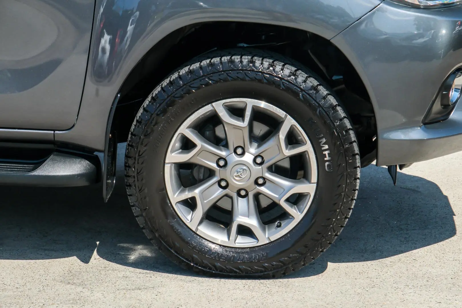 2016 Toyota Hilux Gallery Image 20