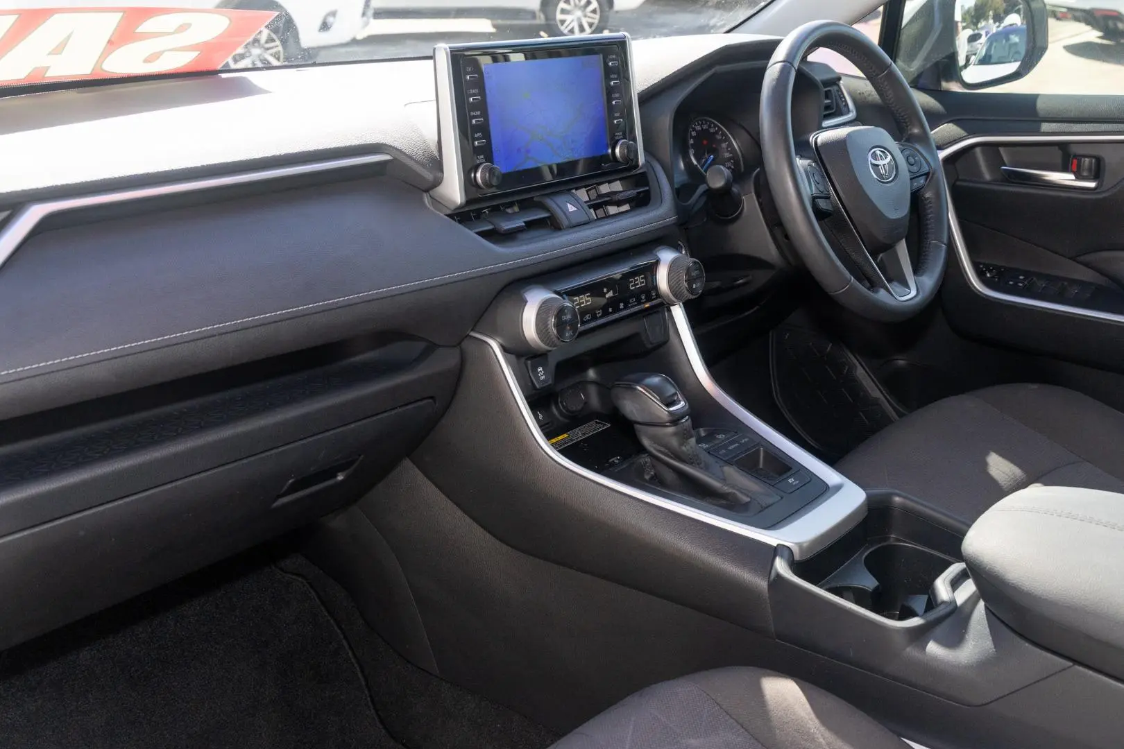 2021 Toyota RAV4 Gallery Image 8