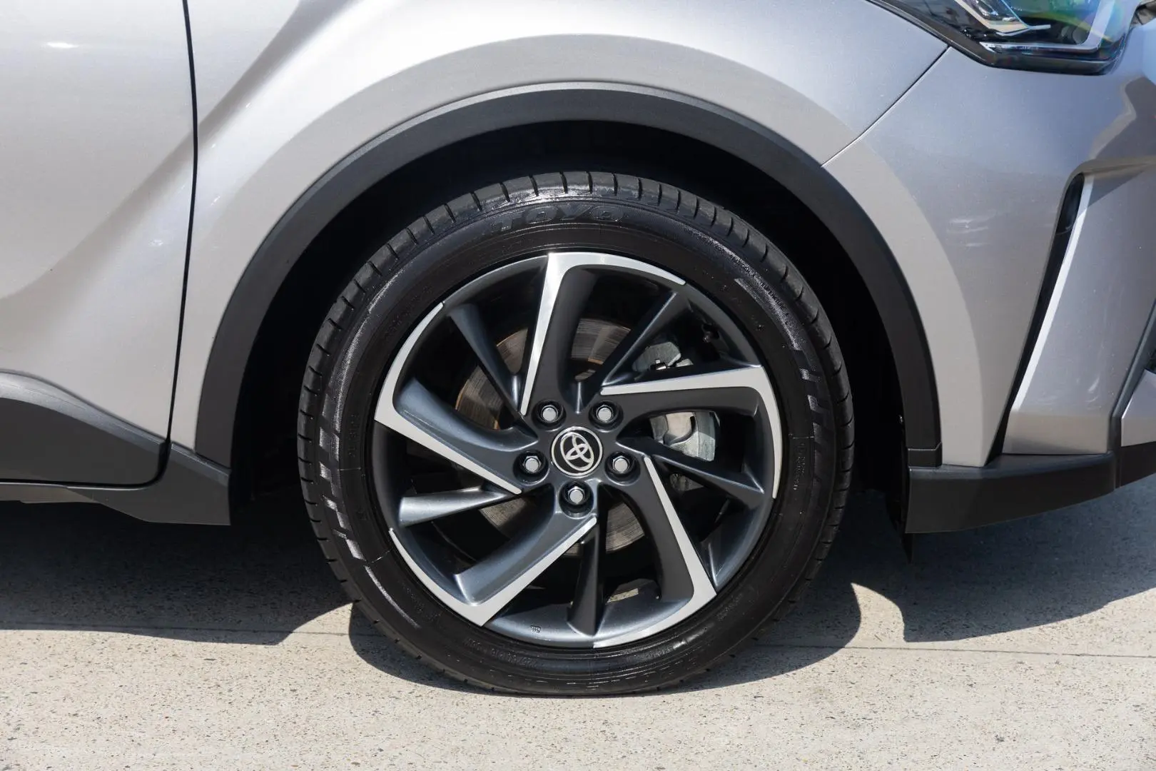 2020 Toyota C-HR Gallery Image 20