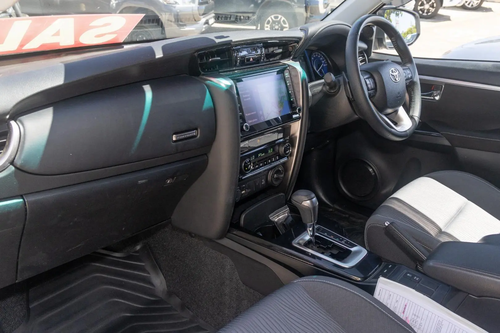 2022 Toyota Fortuner Gallery Image 8