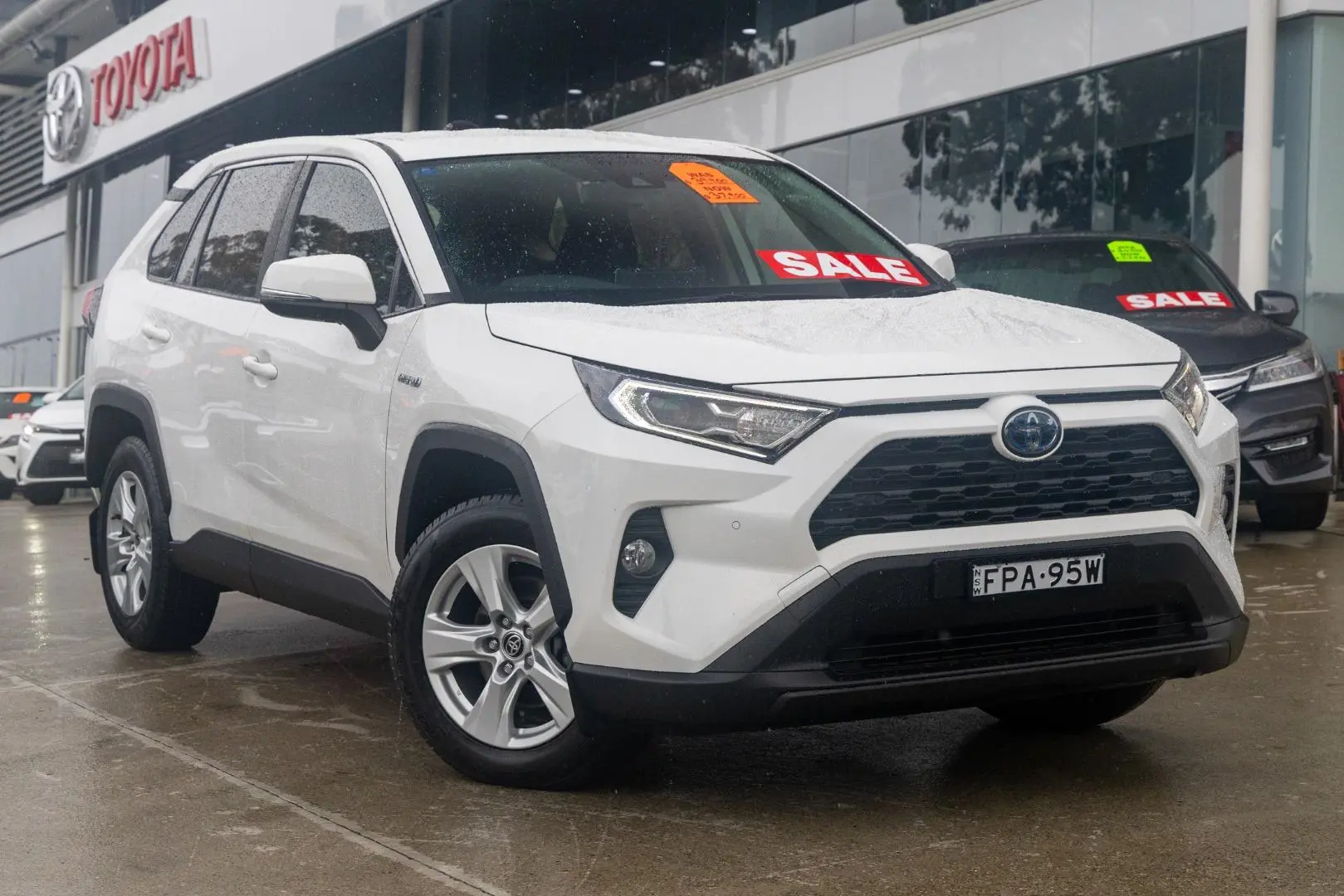 2020 Toyota RAV4 Gallery Image 1