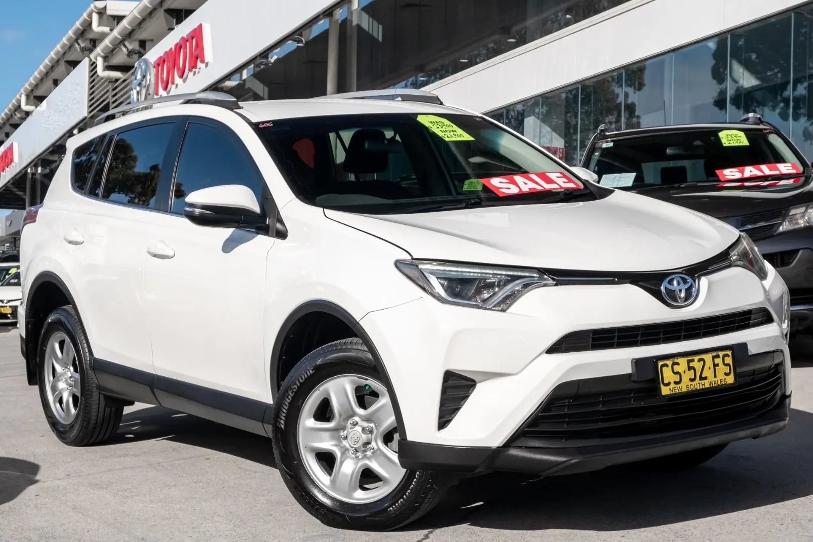 2016 Toyota RAV4 Gallery Image 1