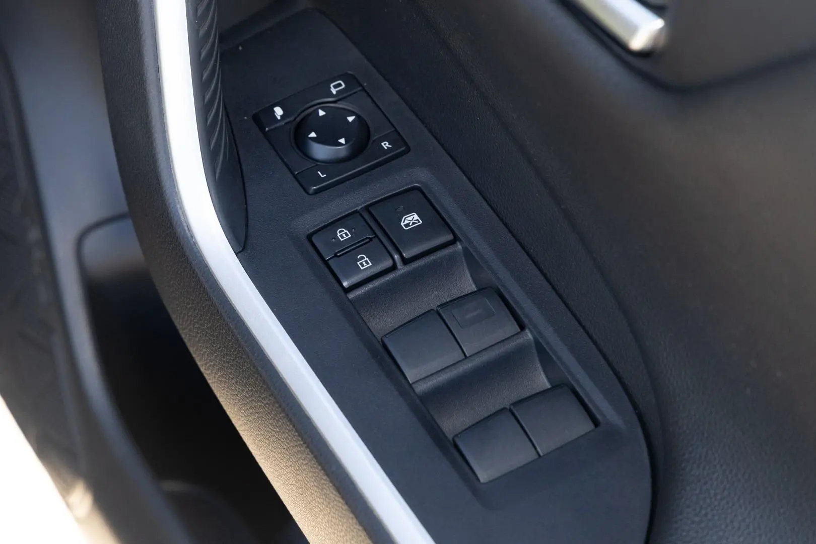 2019 Toyota RAV4 Gallery Image 20