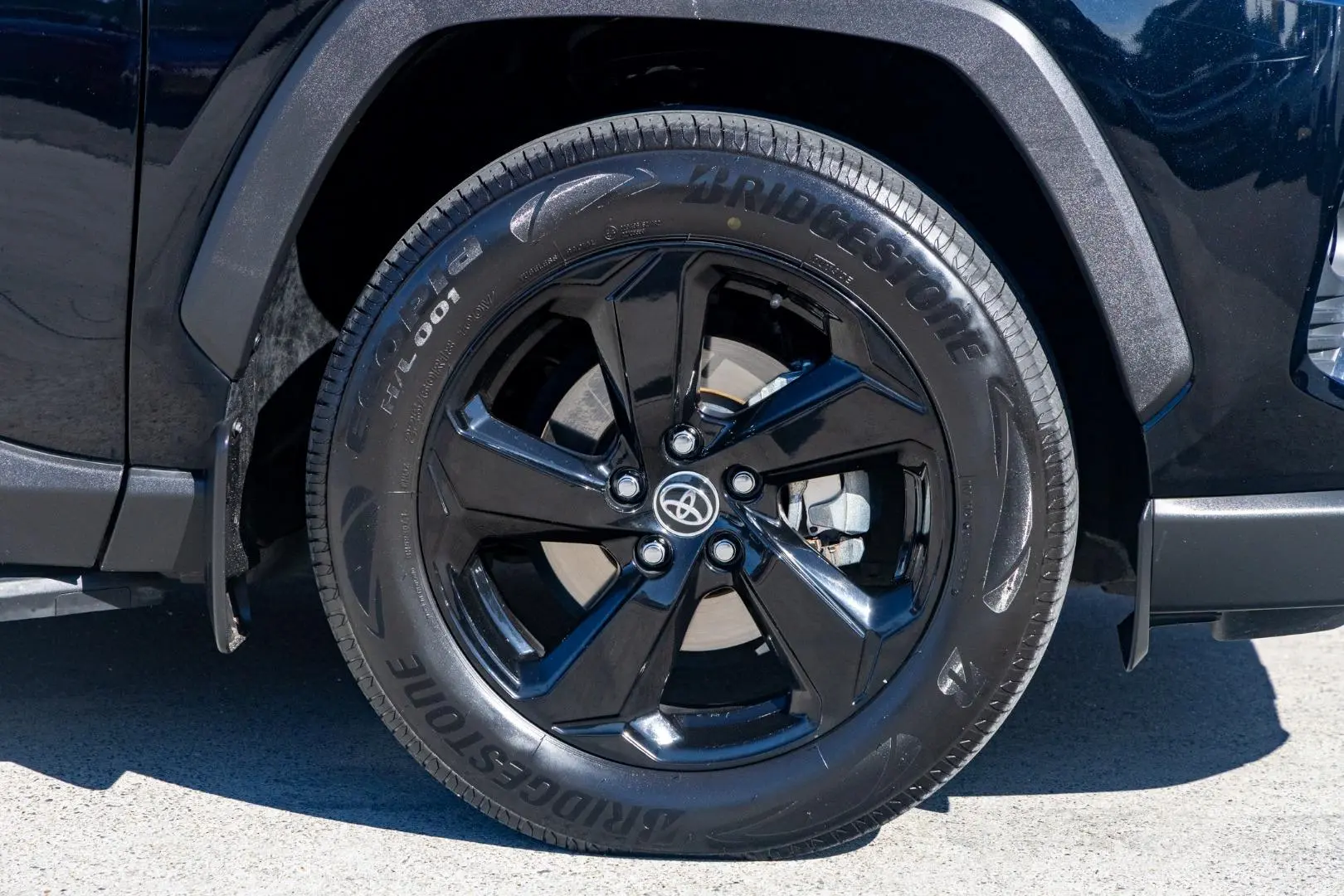 2019 Toyota RAV4 Gallery Image 25