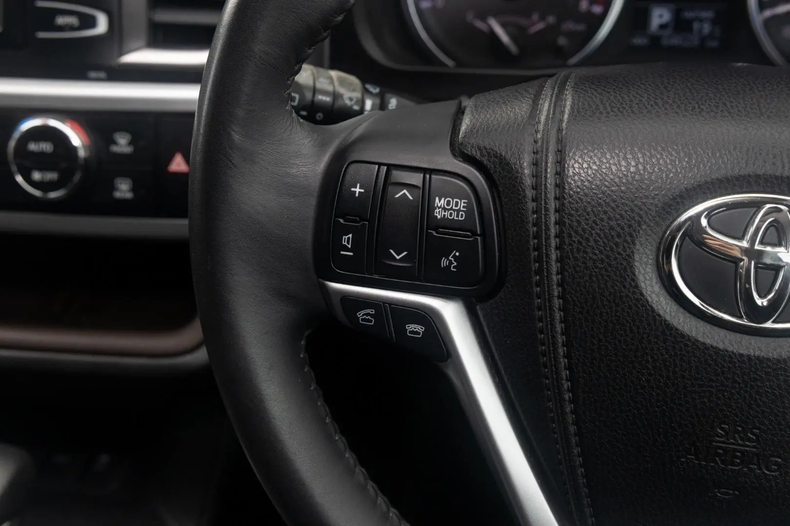 2014 Toyota Kluger Gallery Image 11