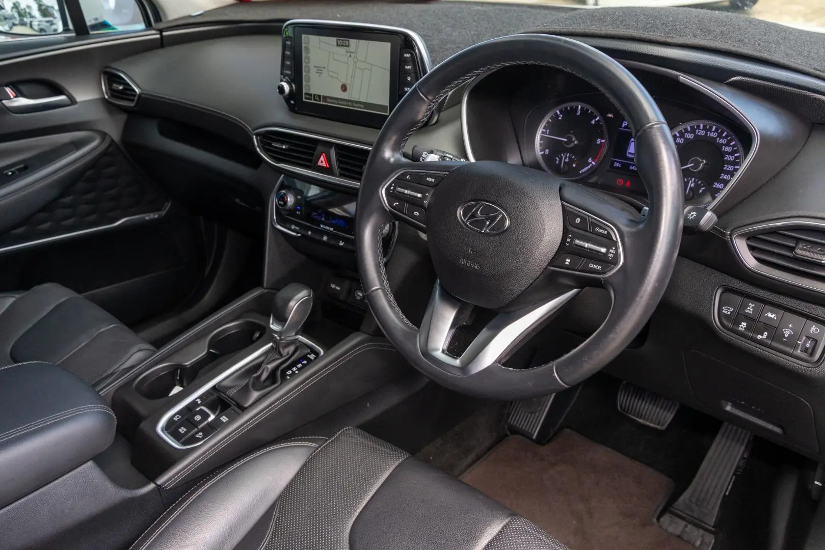 2020 Hyundai Santa Fe Gallery Image 7