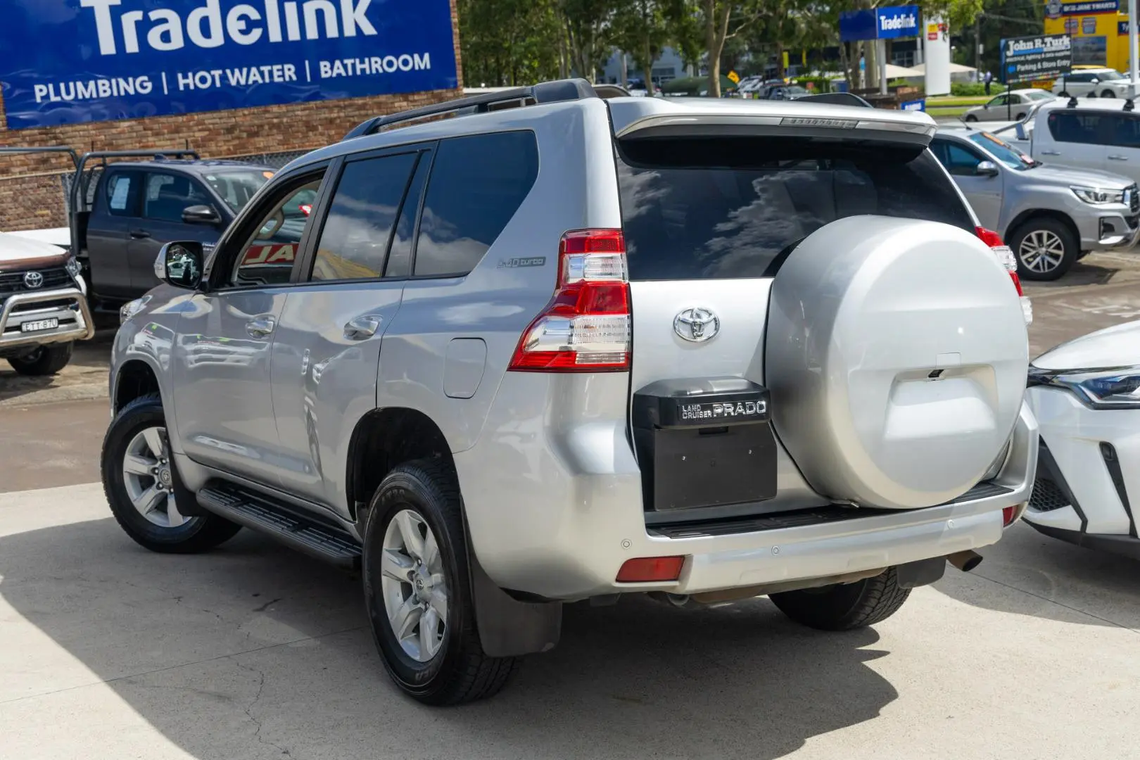 2017 Toyota Landcruiser Prado Gallery Image 2