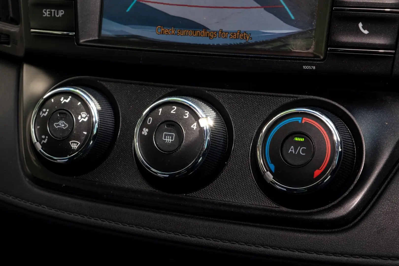2016 Toyota RAV4 Gallery Image 16
