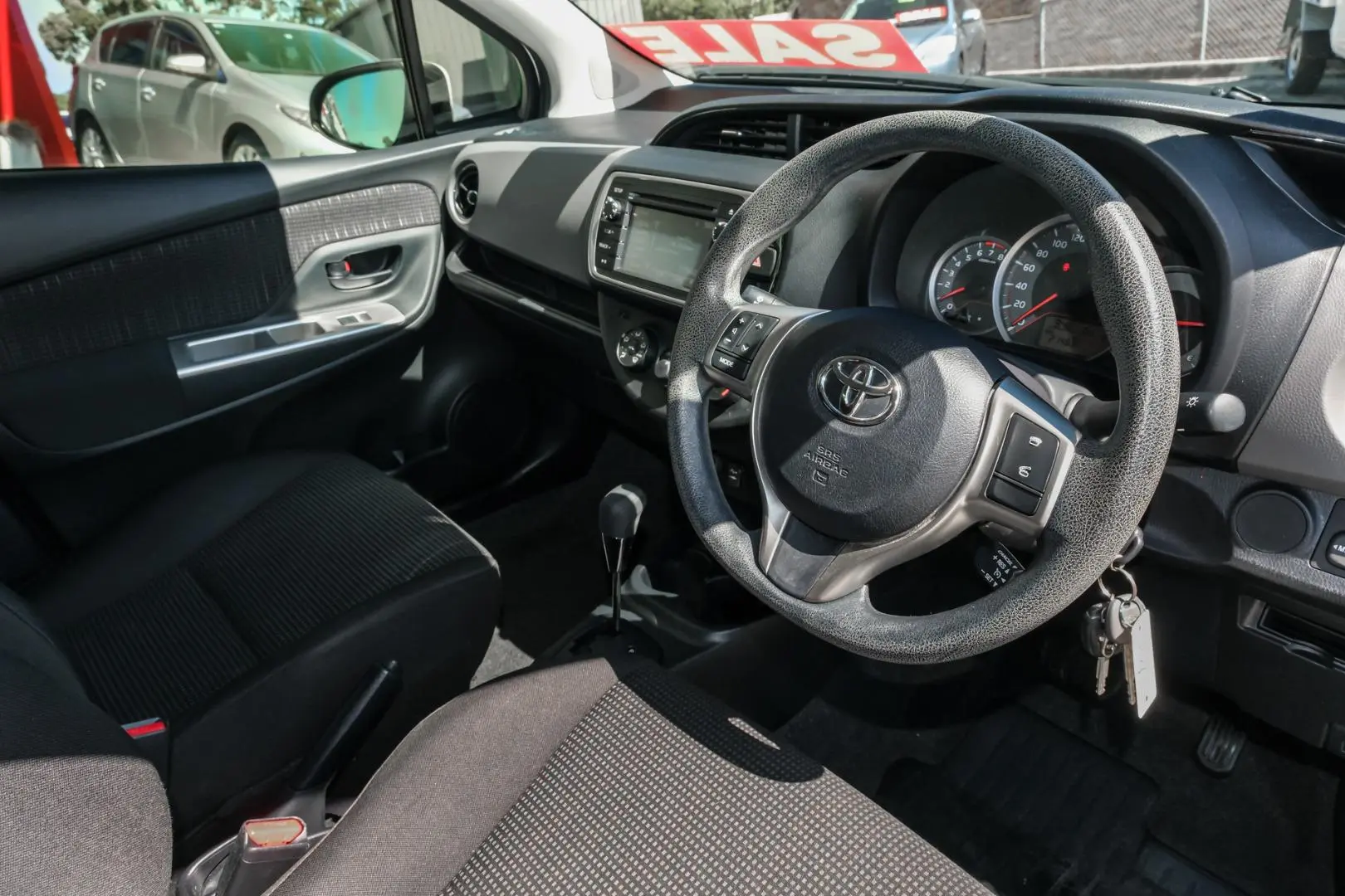 2016 Toyota Yaris Gallery Image 7