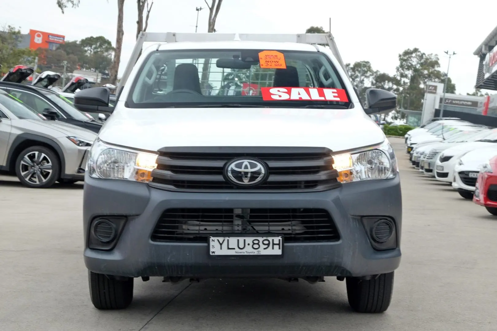 2022 Toyota Hilux Image 3