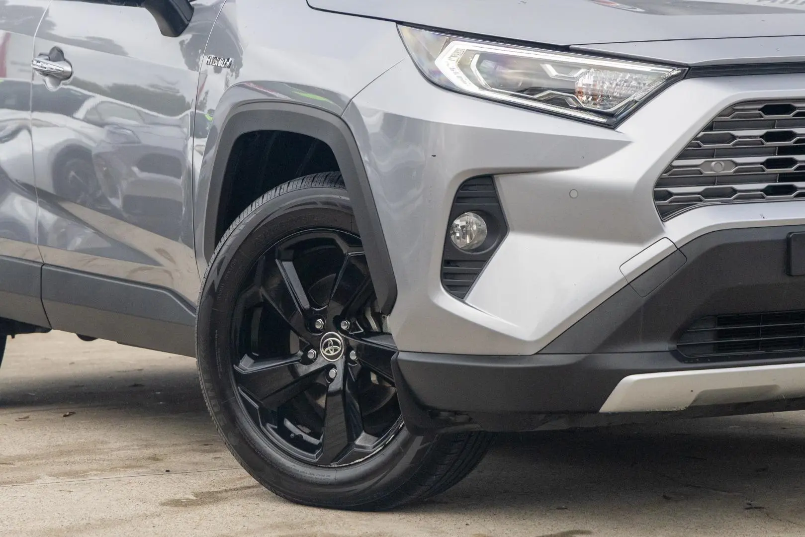 2020 Toyota RAV4 Gallery Image 6